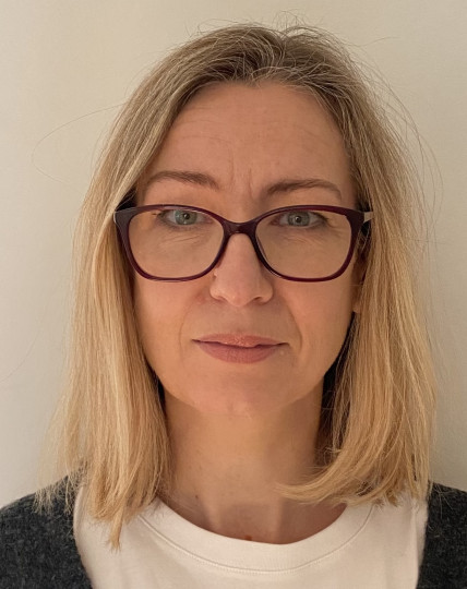 Polly Hutchinson professional