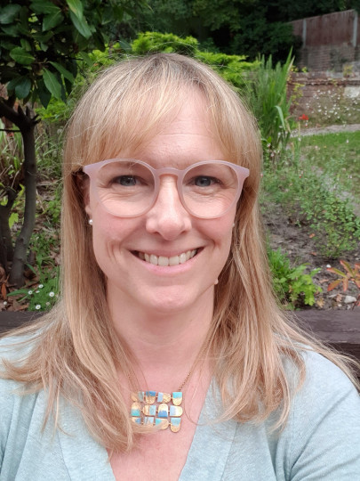 Laura De Mierre professional